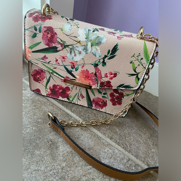 Christian Siriano Handbags - Christian Siriano Floral Crossbody Bag.